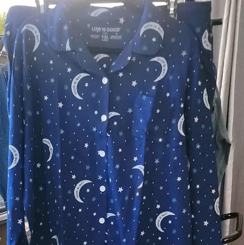 LIFE IS GOOD Women's Navy Blue Moon and Stars Pajamas. XXL 4 AVAILABLE
